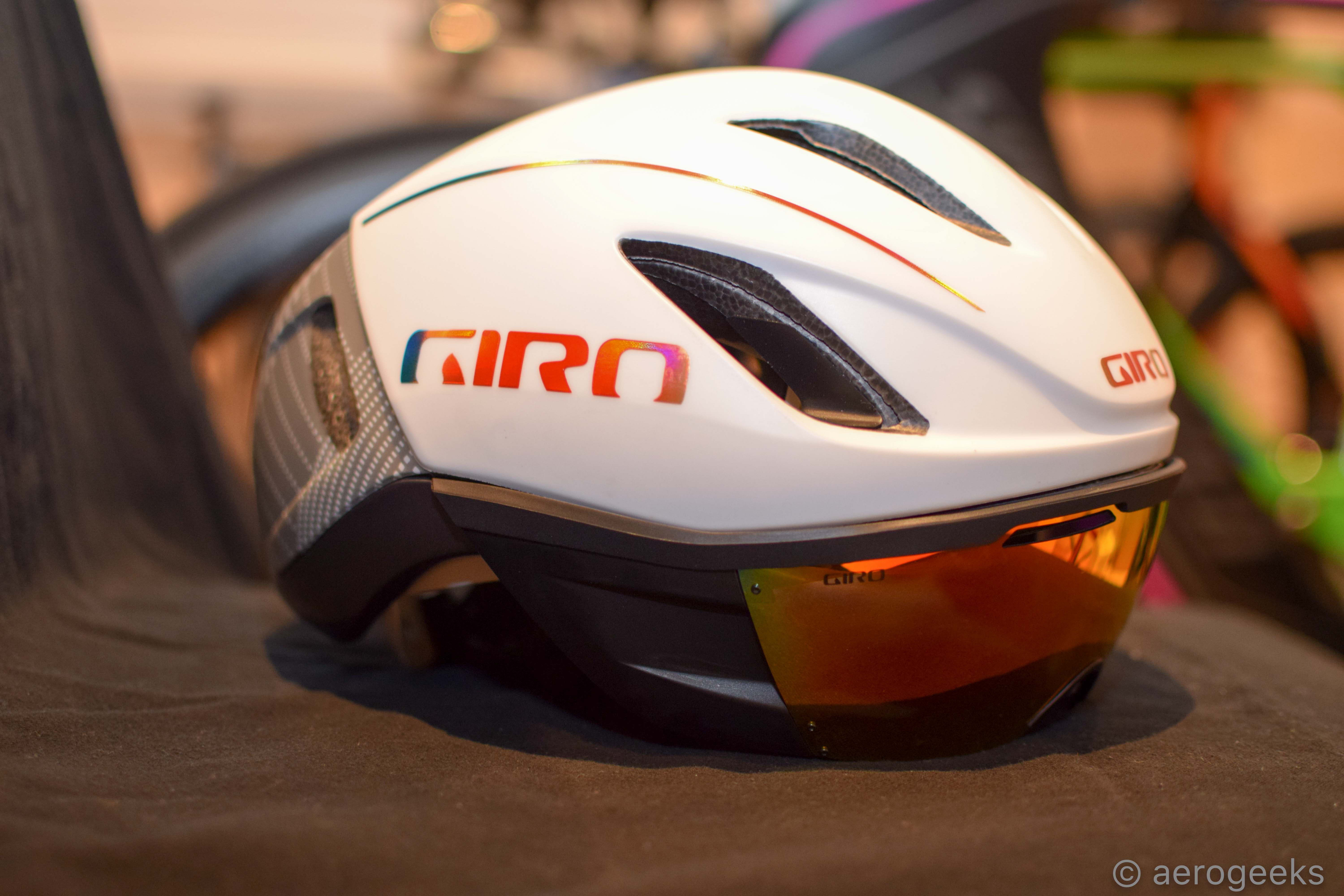 31200円 年末年始大決算 Giro Vanquish MIPS Adult Road Cycling Helmet - Medium 55-59 cm Matte Bla好評販売中